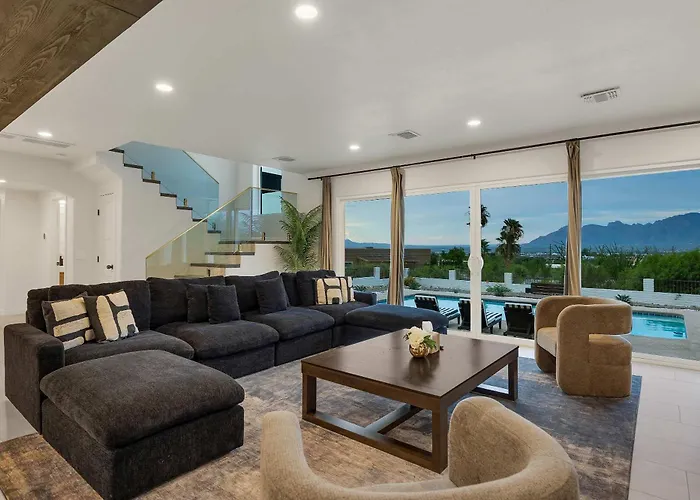 Blue Ridge Estate Stunning Views Heated Pool Holiday home *